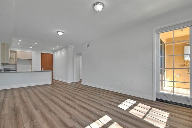 501 W Foothill Boulevard 203, Claremont, CA 91711