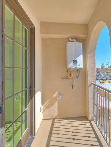 501 W Foothill Boulevard 203, Claremont, CA 91711