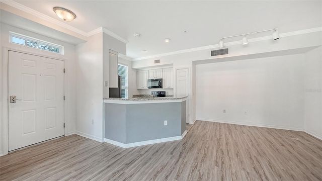 5501 ROSEHILL ROAD 105, Sarasota, FL 34233