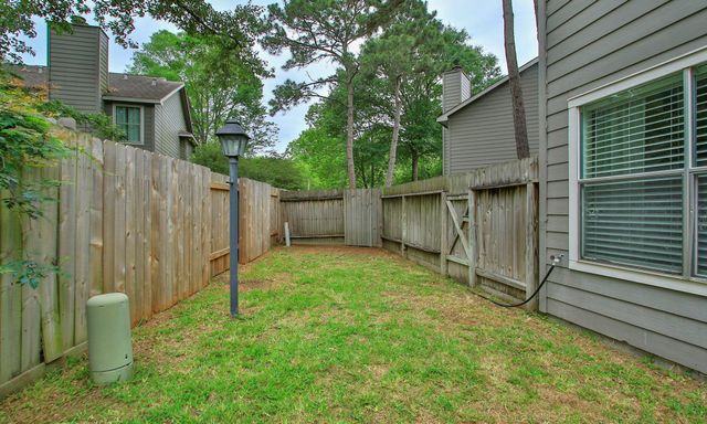 10 Jenny Wren Court, The Woodlands, TX 77382