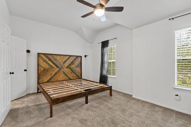 10 Jenny Wren Court, The Woodlands, TX 77382