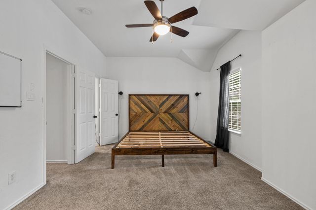 10 Jenny Wren Court, The Woodlands, TX 77382