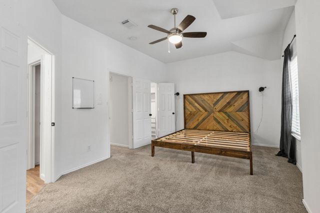10 Jenny Wren Court, The Woodlands, TX 77382