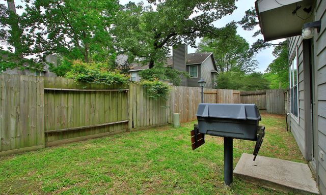 10 Jenny Wren Court, The Woodlands, TX 77382