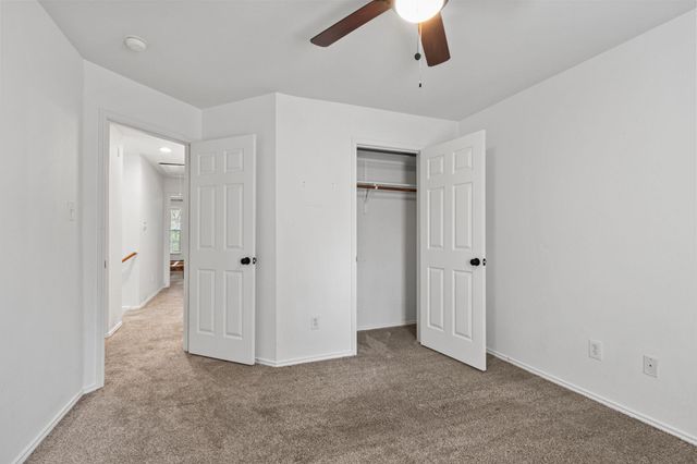 10 Jenny Wren Court, The Woodlands, TX 77382