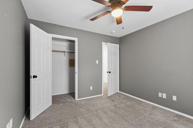 10 Jenny Wren Court, The Woodlands, TX 77382
