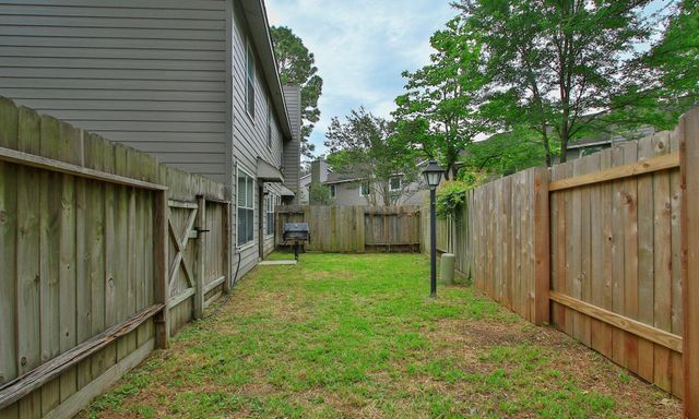 10 Jenny Wren Court, The Woodlands, TX 77382