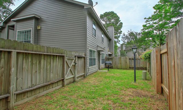 10 Jenny Wren Court, The Woodlands, TX 77382