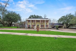 1106 Avenue O, Huntsville, TX 77340