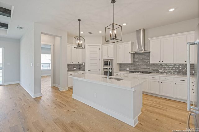 290 Lawrence Drive, Castroville, TX 78009