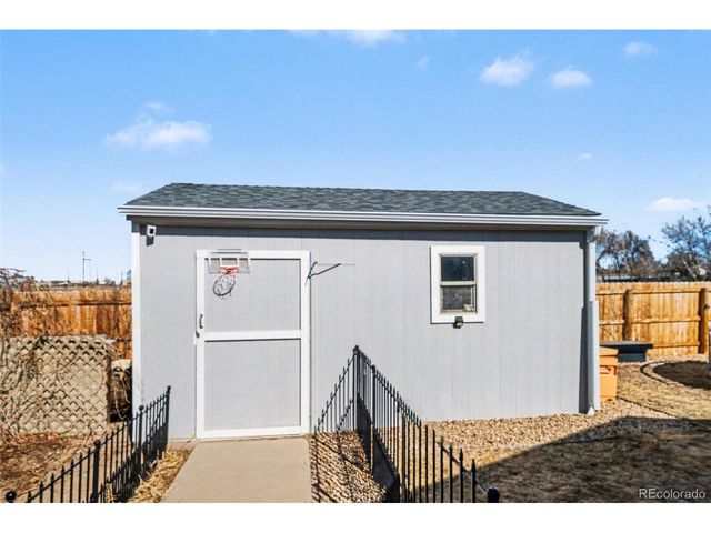 1203 Stage Dr, Fort Lupton, CO 80621