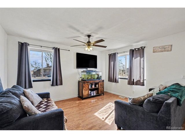 1203 Stage Dr, Fort Lupton, CO 80621