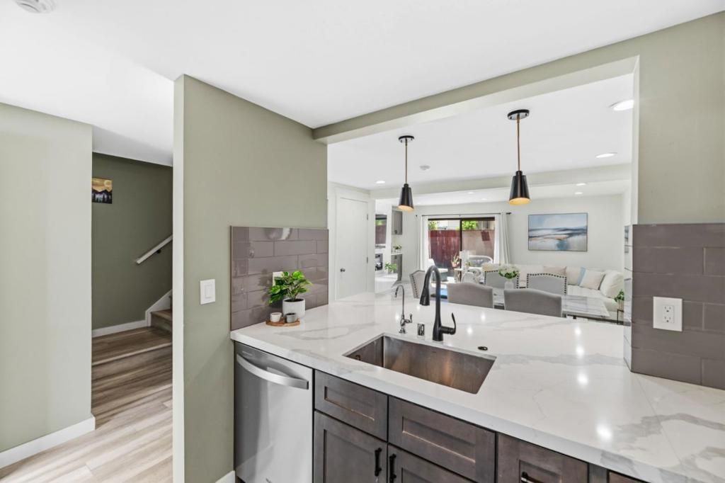 Image 12 of property listing at 6136 Joaquin Murieta Avenue A, Newark, CA 94560