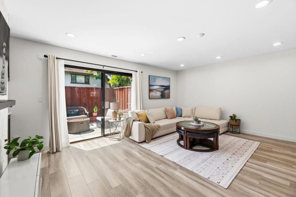 Image 16 of property listing at 6136 Joaquin Murieta Avenue A, Newark, CA 94560