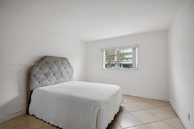619 NE 14th Avenue 101, Hallandale Beach, FL 33009