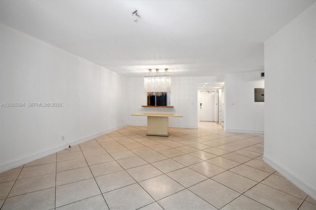619 NE 14th Avenue 101, Hallandale Beach, FL 33009