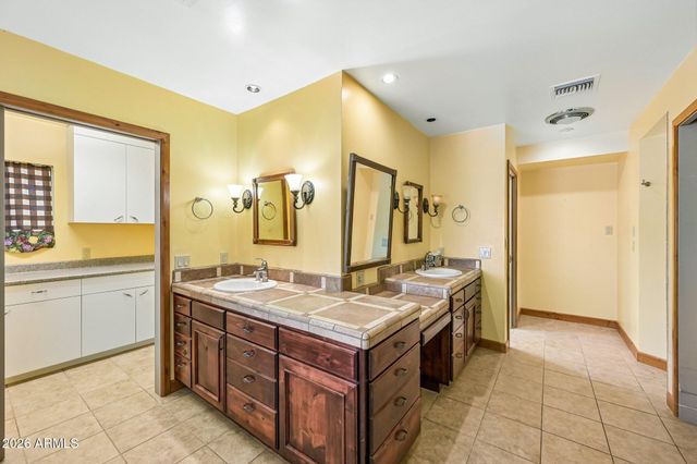 5040 E SHAW BUTTE Drive, Scottsdale, AZ 85254