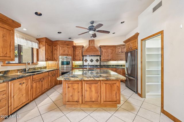 5040 E SHAW BUTTE Drive, Scottsdale, AZ 85254