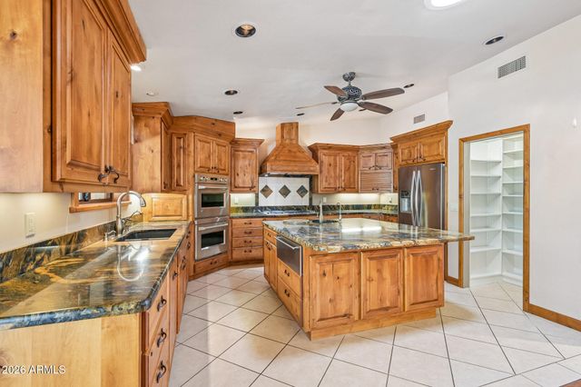 5040 E SHAW BUTTE Drive, Scottsdale, AZ 85254
