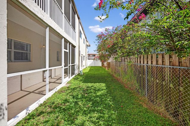 1450 N Riverside Drive 102, Pompano Beach, FL 33062