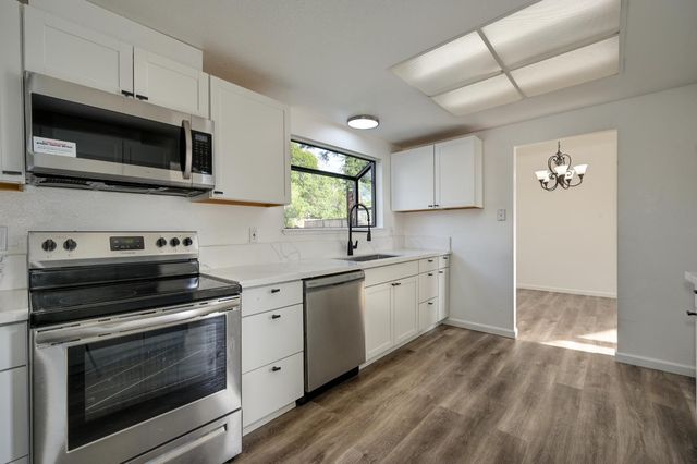 6720 Old Oak Ct, Citrus Heights, CA 95610