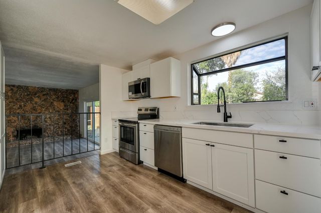 6720 Old Oak Ct, Citrus Heights, CA 95610