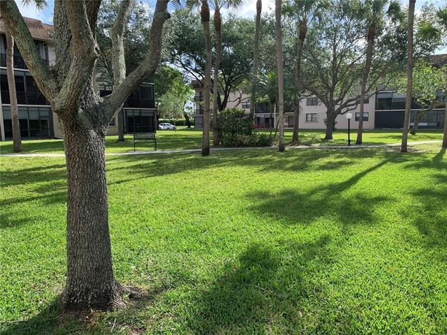 6095 N Sabal Palm Boulevard 212, Tamarac, FL 33319