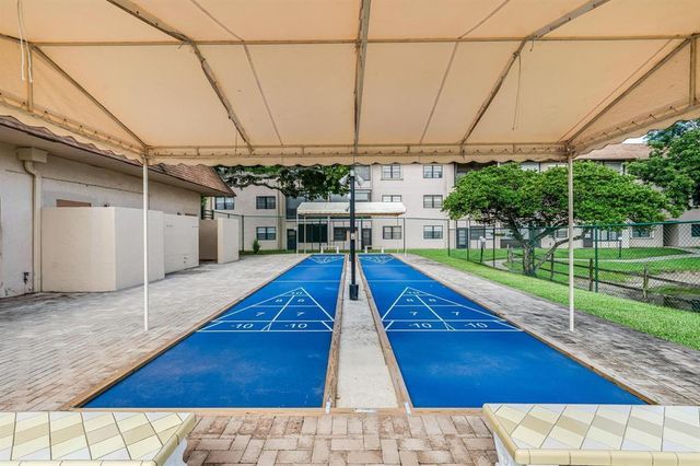 6095 N Sabal Palm Boulevard 212, Tamarac, FL 33319