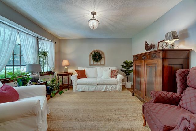 47 Greatstone Drive, Merrimack, NH 03054