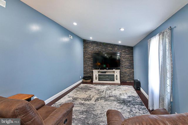 423 CHELSEA RD, Fairless Hills, PA 19030