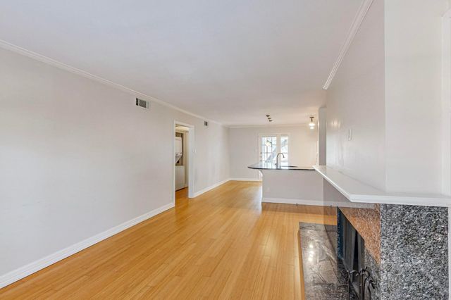 5220 Fleetwood Oaks Avenue 210, Dallas, TX 75235