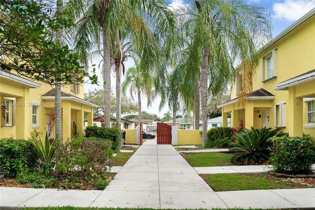 19620 SW 103rd Court 11, Cutler Bay, FL 33157