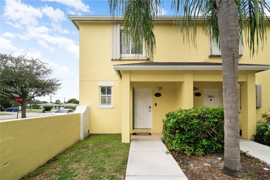 19620 SW 103rd Court 11, Cutler Bay, FL 33157