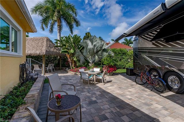 13625 Snapper LN, Naples, FL 34114