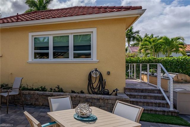 13625 Snapper LN, Naples, FL 34114