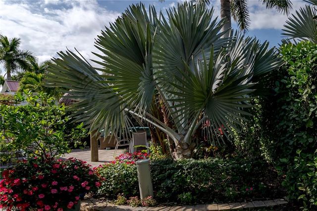 13625 Snapper LN, Naples, FL 34114