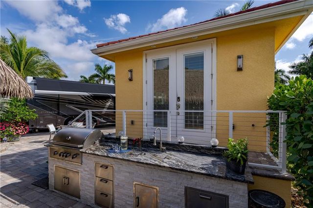 13625 Snapper LN, Naples, FL 34114