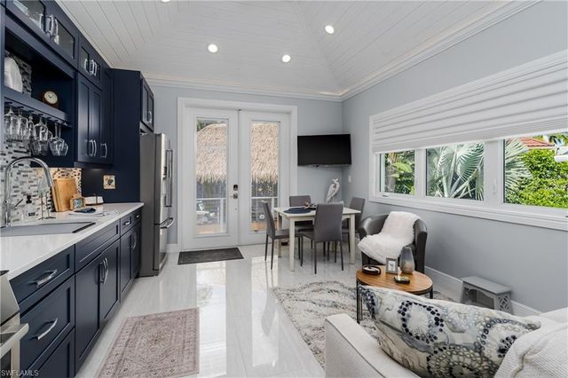 13625 Snapper LN, Naples, FL 34114