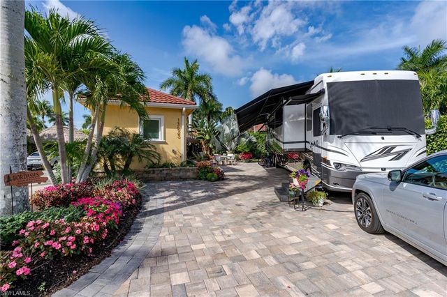 13625 Snapper LN, Naples, FL 34114