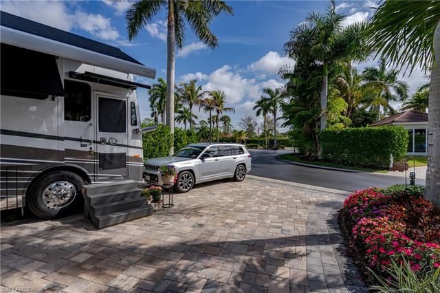 13625 Snapper LN, Naples, FL 34114