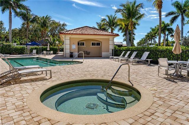 13625 Snapper LN, Naples, FL 34114