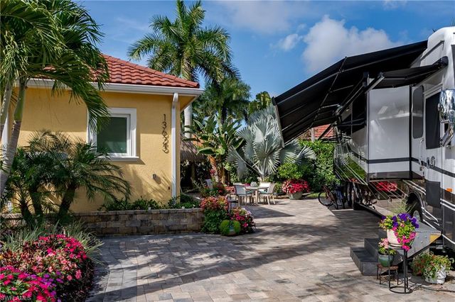 13625 Snapper LN, Naples, FL 34114