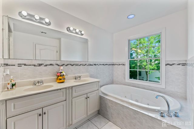 9 Perry L Drew Place, Hightstown, NJ 08520