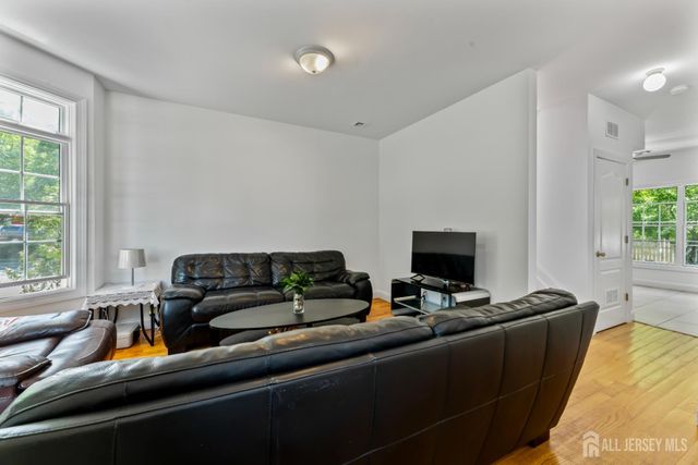 9 Perry L Drew Place, Hightstown, NJ 08520