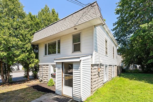 240 Montaup Street, Fall River, MA 02724
