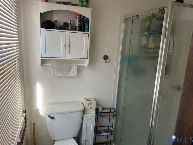 16111 Happy Hill Rd, Chester, VA 23834