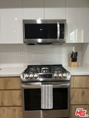 124 S Croft Avenue 101, Los Angeles, CA 90048