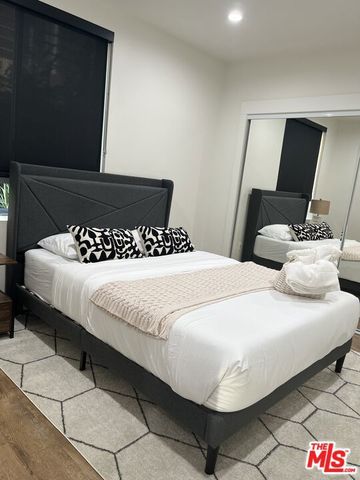 124 S Croft Avenue 101, Los Angeles, CA 90048
