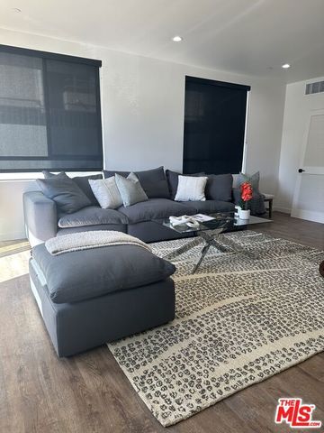 124 S Croft Avenue 101, Los Angeles, CA 90048