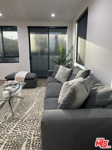 124 S Croft Avenue 101, Los Angeles, CA 90048